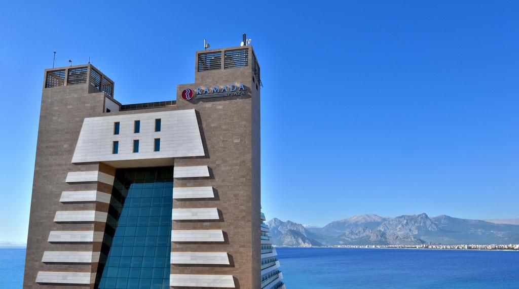 هتل هتل رامادا پلازا (Ramada Plaza Antalya)